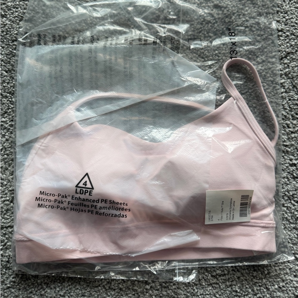 Lululemon Flow Y Nulu Bra Light Support Strawberry Milkshake Pink Size 4 NWT - Picture 3 of 7
